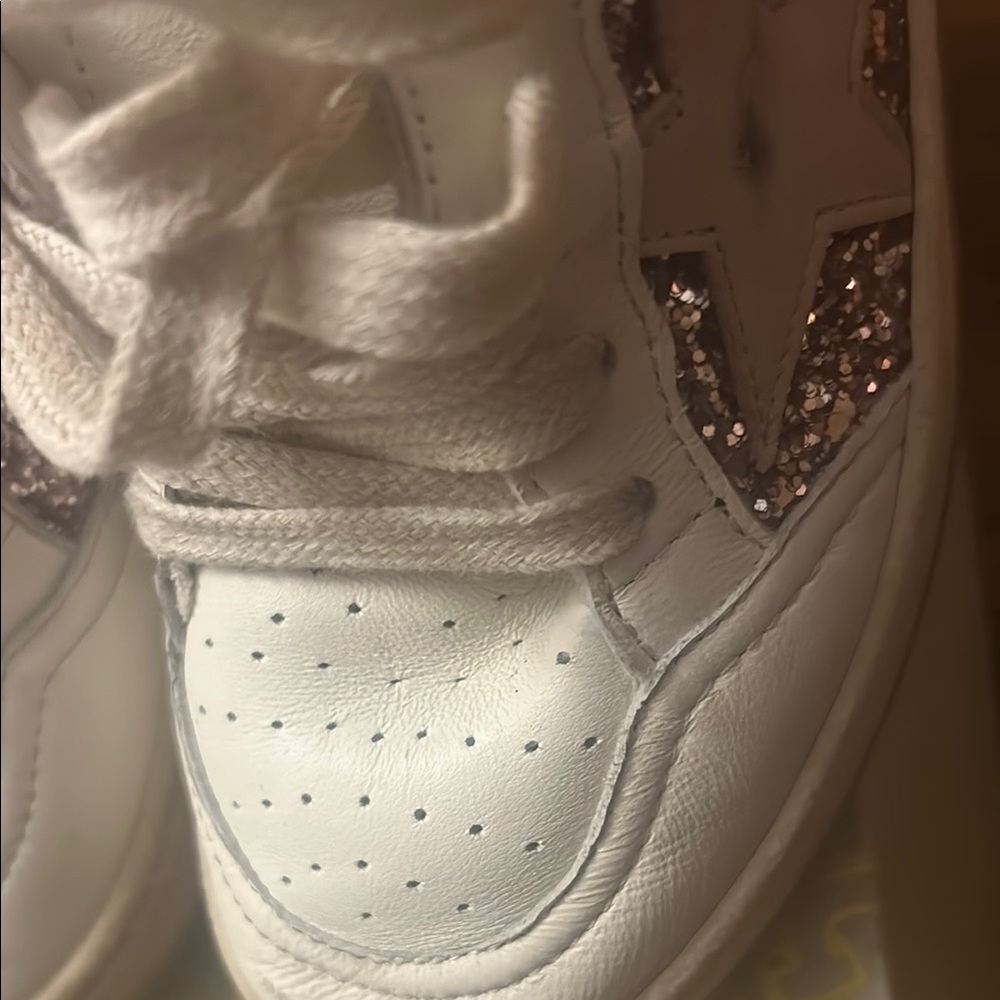 Golden Goose White and Pink Sneakers with Distressed Look - Picture 4 of 4